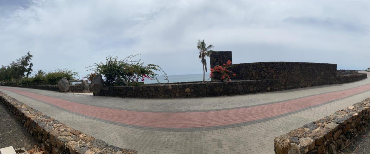 Lc Bastian Marina Bungalow Costa Teguise Eksteriør bilde